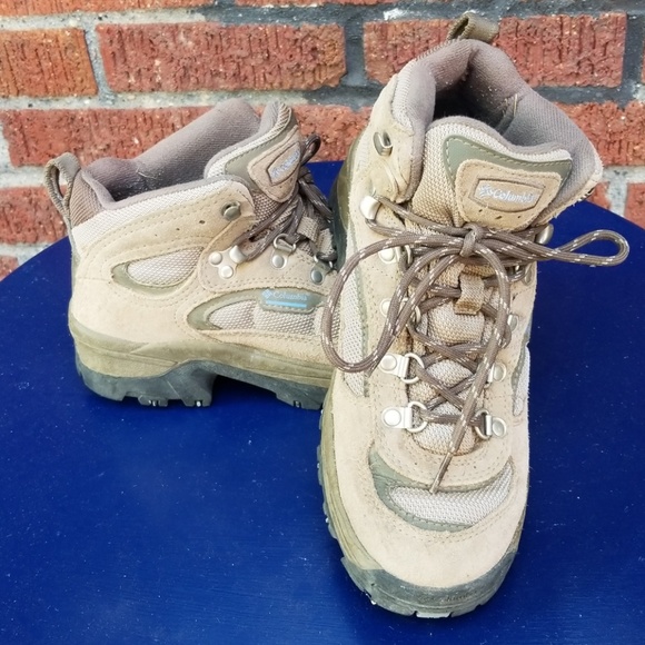 columbia hilltop ridge hiking boots